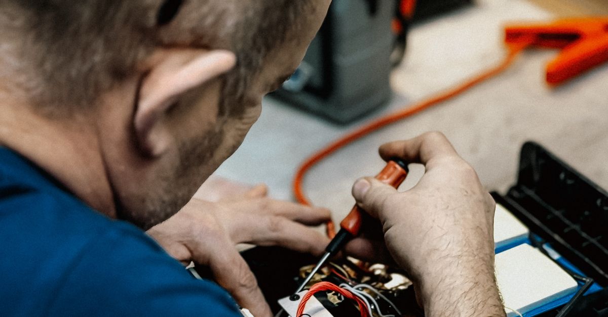 Combining Software and Hardware in Vehicle Diagnosis